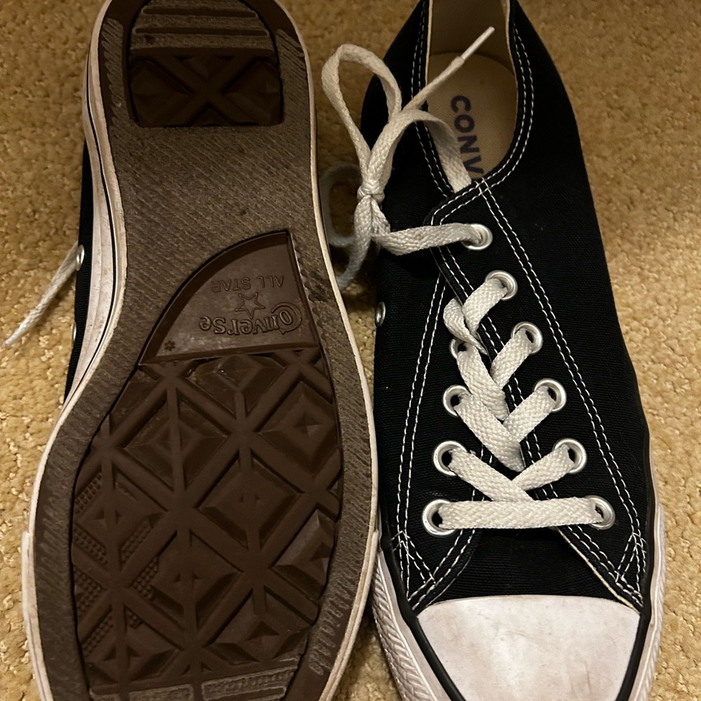 Black Converse - W8